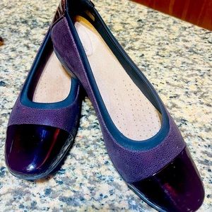 Clarks Unstructured UnDarcey cap flats~wine leather patten cap toe Size 12 women
